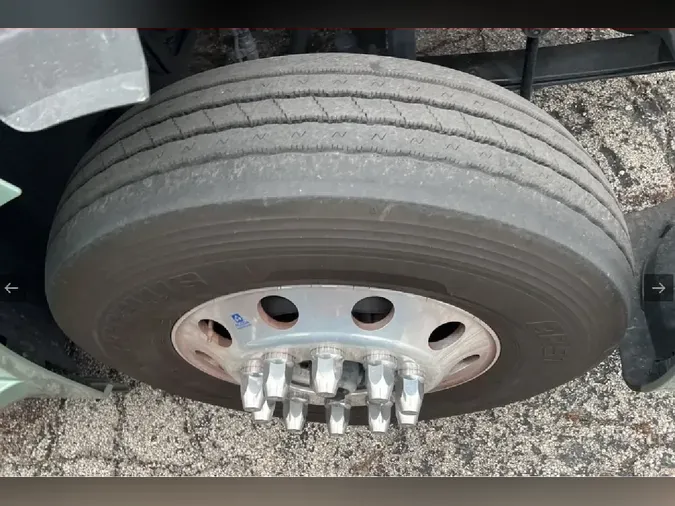 2025 VOLVO VNL64T760