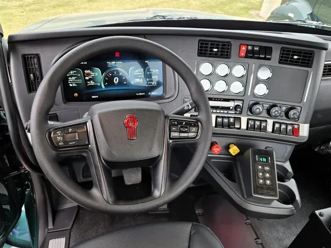 2026 Kenworth T880a573f63e714ea48170d6225acaf80c78