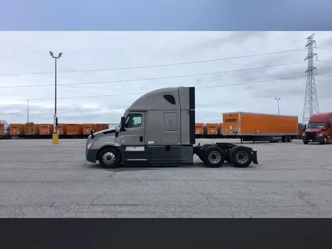 2022 Freightliner Cascadia 126