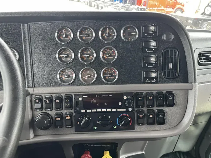 2022 Peterbilt 389