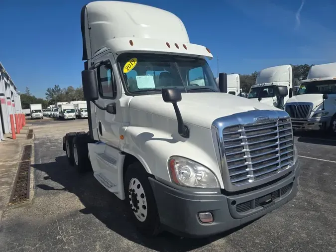 2019 FREIGHTLINER/MERCEDES CASCADIA 125a57f569ba85a33180a2dc4c2ae2a4a30