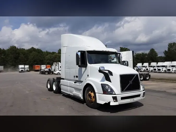 2016 Volvo VNL 740a5806ec1a6da0d9f308f6ca478f130a0