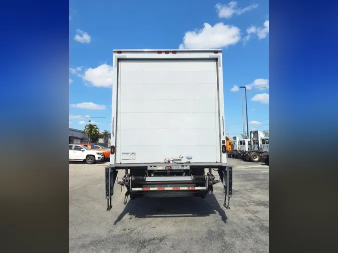 2018 FREIGHTLINER/MERCEDES M2 106