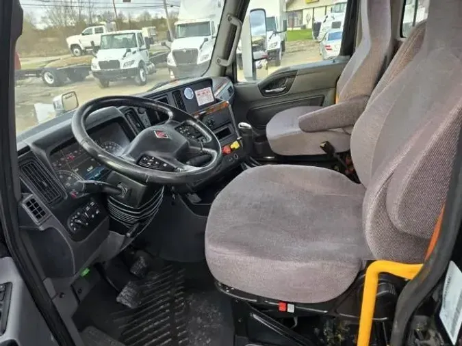 2021 International LT625