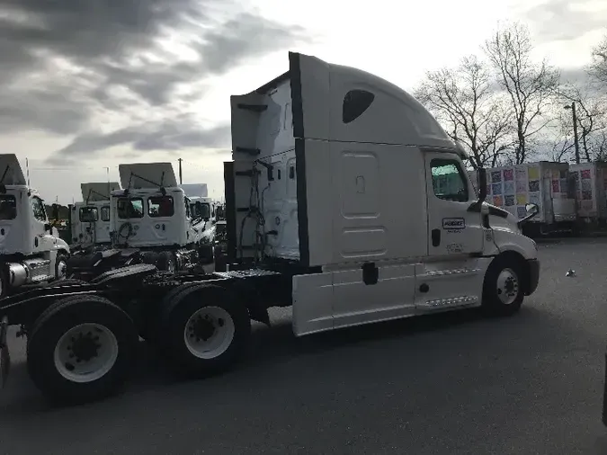 2018 Freightliner T12664ST