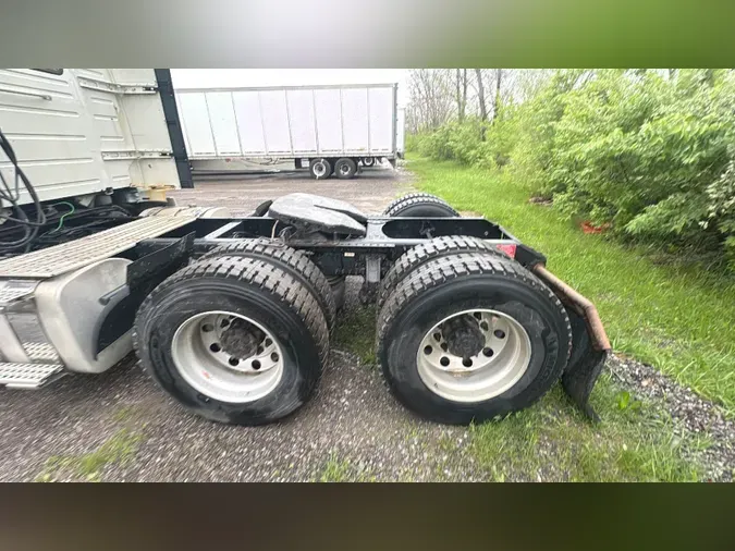 2019 Volvo VNL300