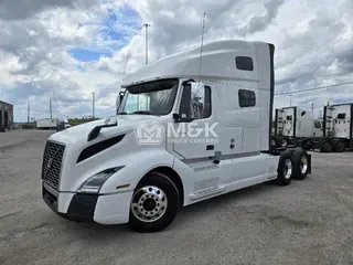 2021 VOLVO VNL64T760