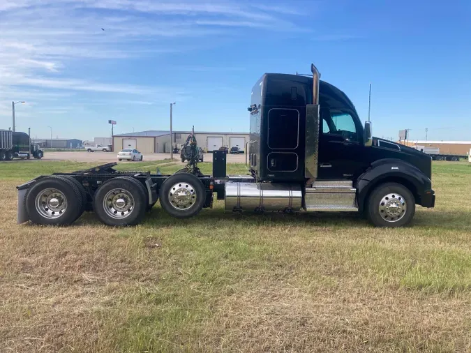 2021 Kenworth T880