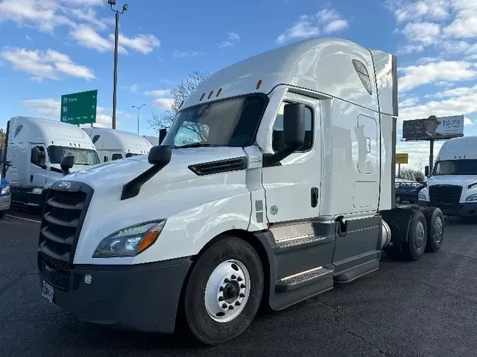 2021 Freightliner T12664ST