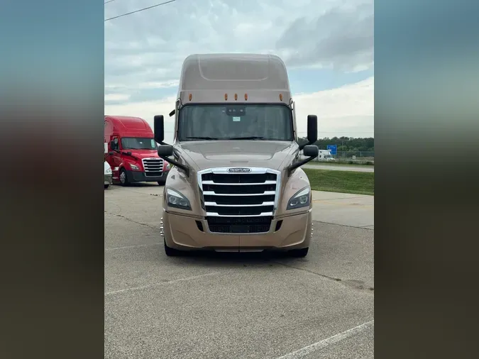 2023 FREIGHTLINER Cascadia 126a58d3f8254c4ef391015dd9ca84612bb