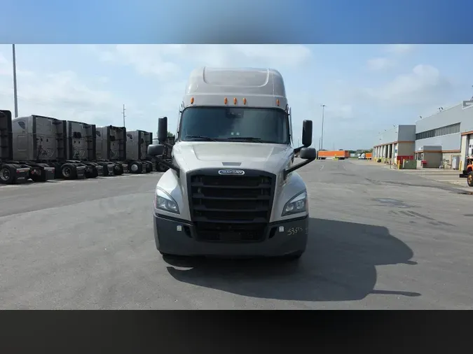 2025 Freightliner Cascadia 126a58ef6067804fe18c95b99206556f34a