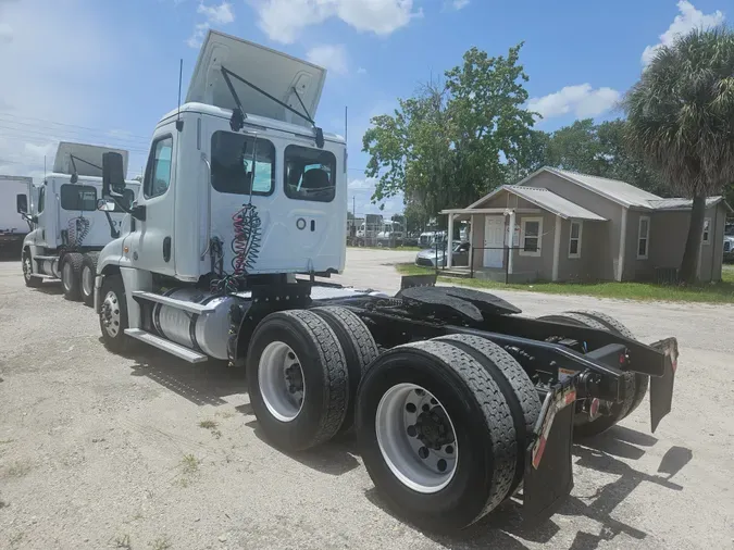 2018 FREIGHTLINER/MERCEDES CASCADIA 125