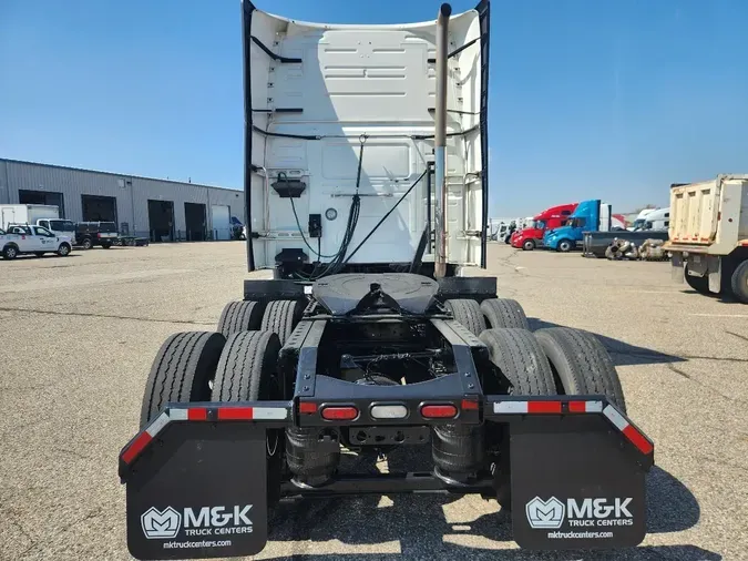 2021 VOLVO VNL64T760