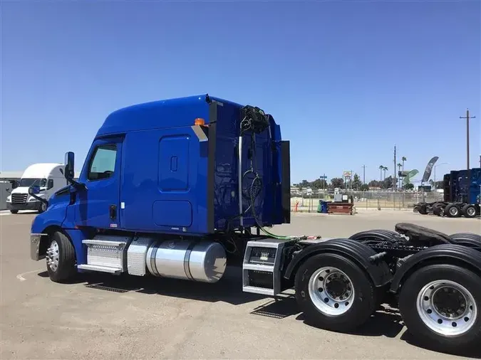 2020 FREIGHTLINER CA126