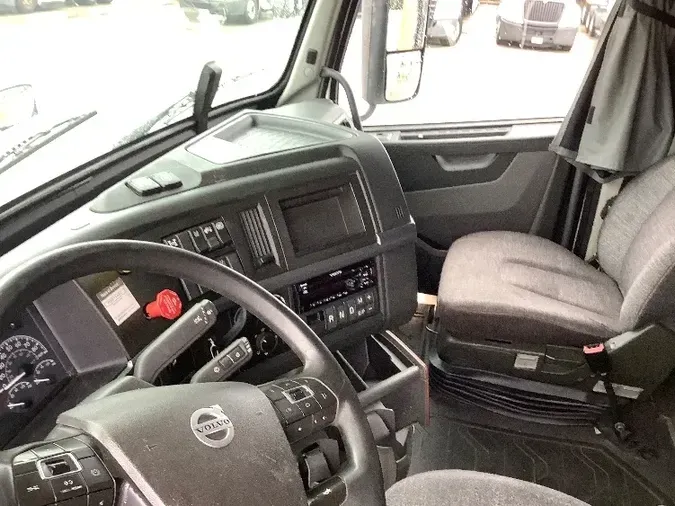 2019 Volvo VNL64760