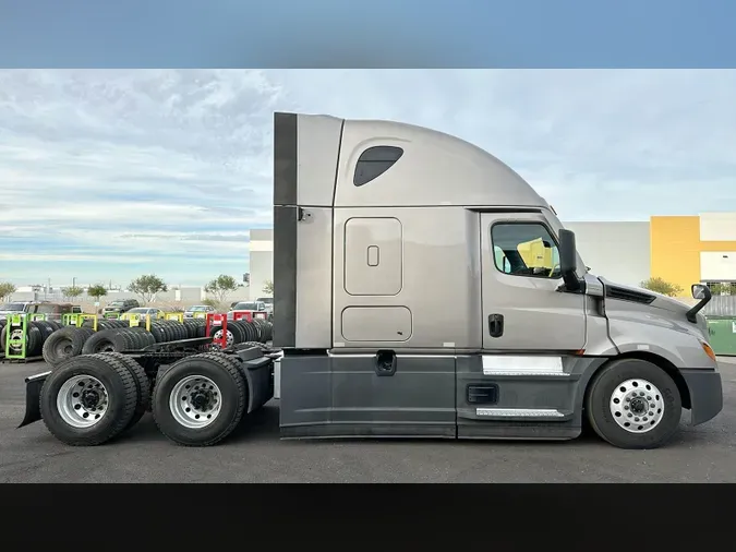 2023 Freightliner Cascadia