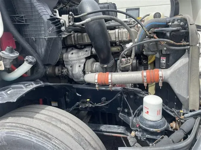 2020 FREIGHTLINER CA126
