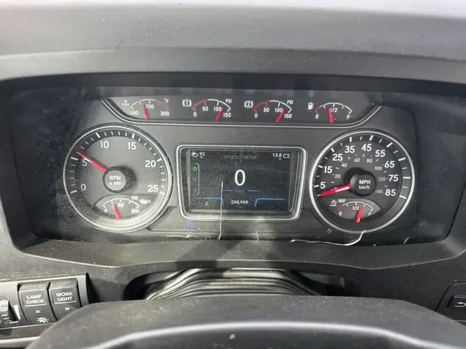 2019 NAVISTAR INTERNATIONAL RH613 DAYCAB S/A