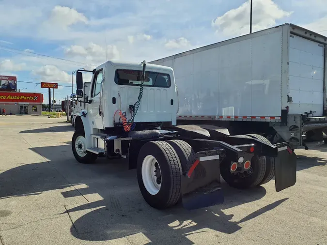 2016 FREIGHTLINER/MERCEDES M2 106