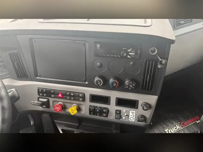 2020 FREIGHTLINER CA126