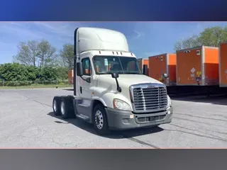 2019 Freightliner Cascadia 125