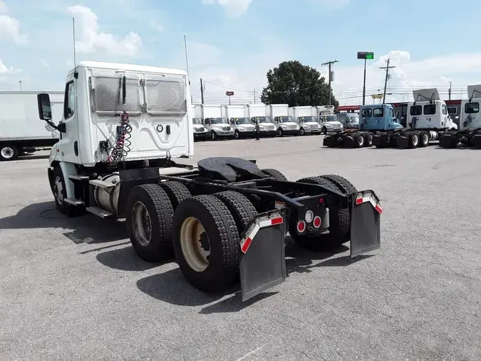 2020 FREIGHTLINER/MERCEDES CASCADIA 113