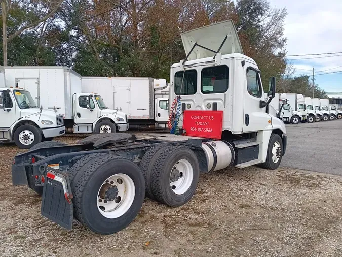 2016 FREIGHTLINER/MERCEDES CASCADIA 125