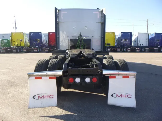 2020 Kenworth W990