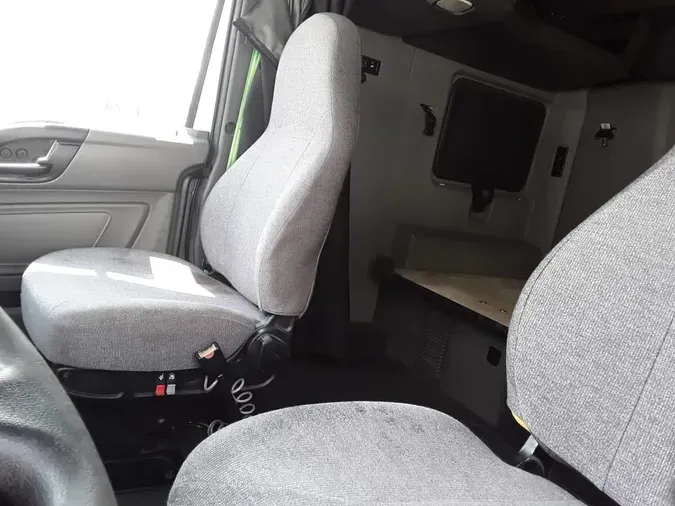 2020 NAVISTAR INTERNATIONAL LT625 SLPR CAB