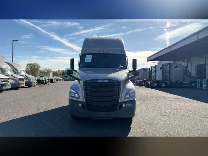 2025 Freightliner Cascadia 126