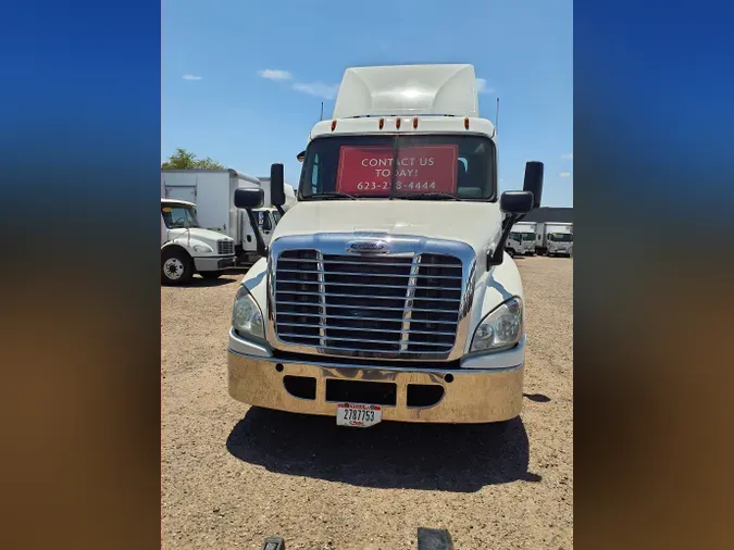 2015 FREIGHTLINER/MERCEDES CASCADIA 125