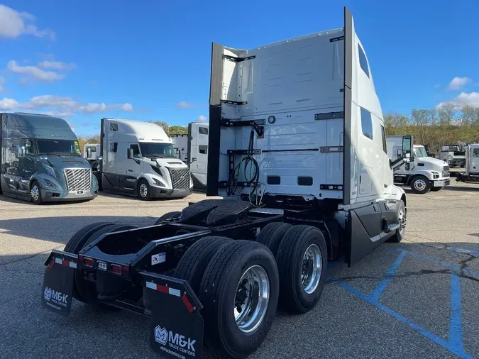 2026 VOLVO VNL64T860a5ae6b0f10699bc733f7517717961f44