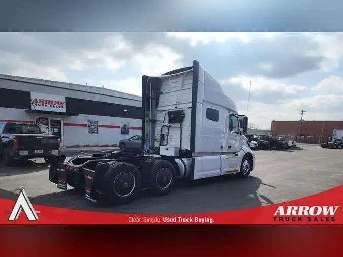 2021 VOLVO VNL740