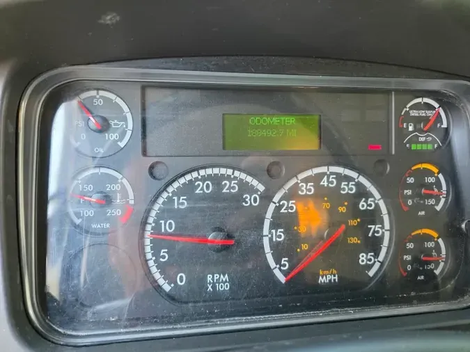 2016 FREIGHTLINER M2 106