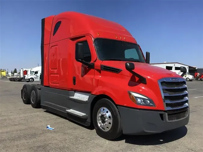 2021 FREIGHTLINER CA126