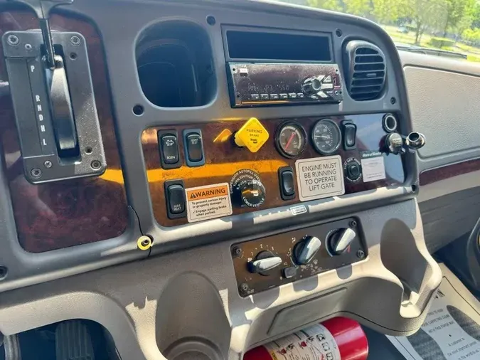 2019 Freightliner Business Class M2 106