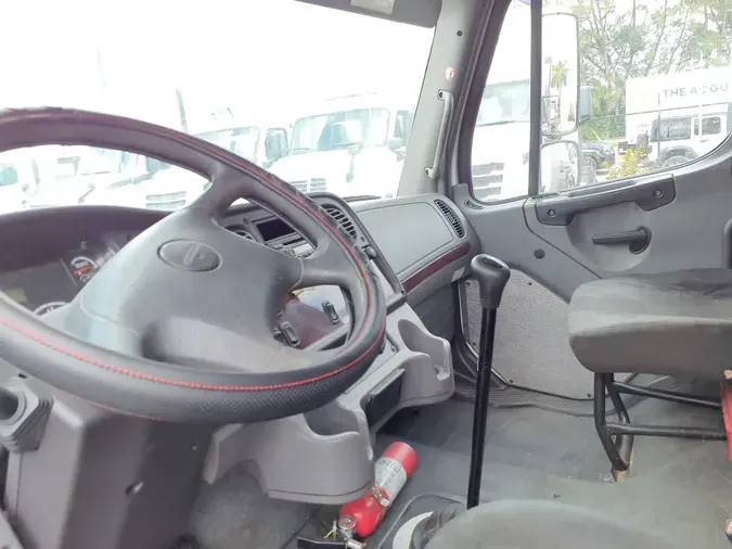 2014 FREIGHTLINER/MERCEDES M2 106