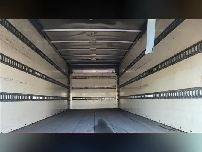2019 HINO 195