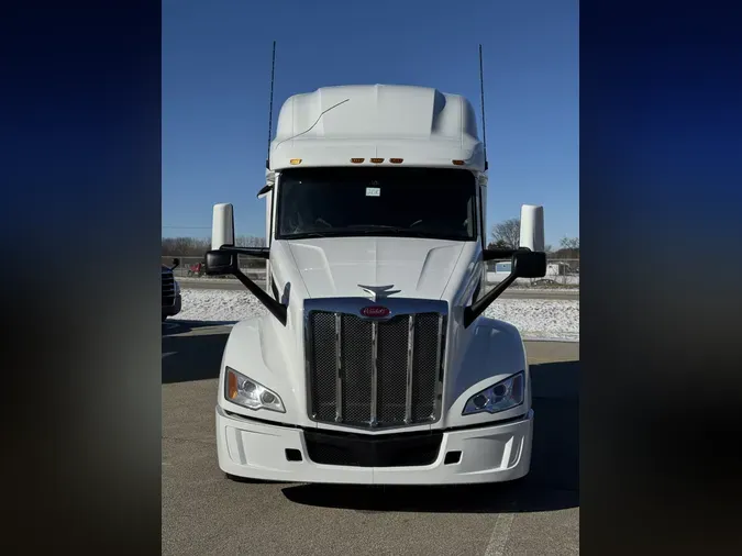 2023 PETERBILT 579