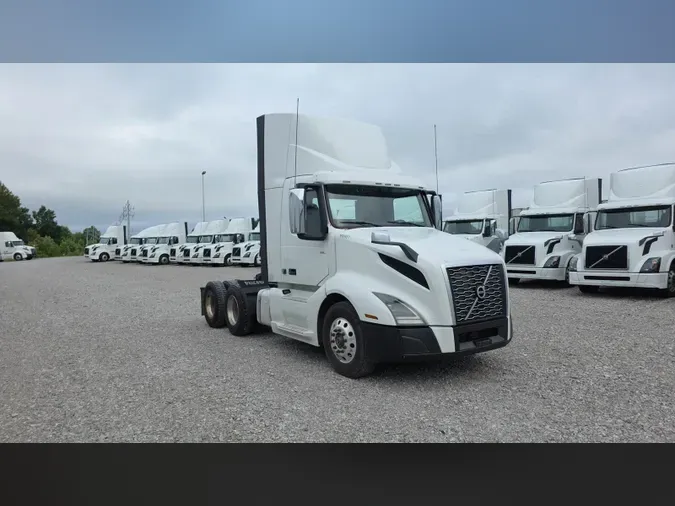 2019 Volvo VNL300a5bef04472538131f3ccf2de05a4a335