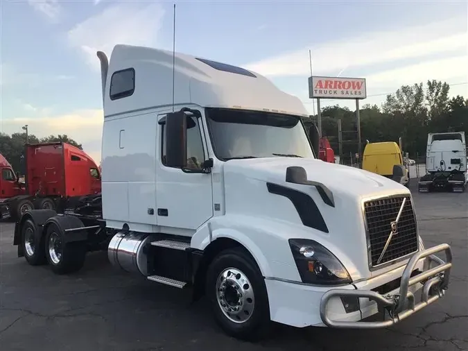 2018 VOLVO VNL670