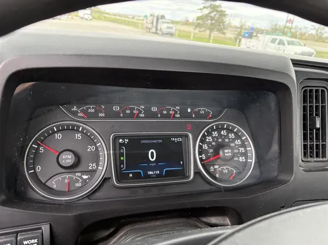 2020 International LT625