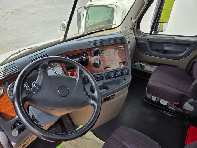 2018 FREIGHTLINER CASCADIA 113