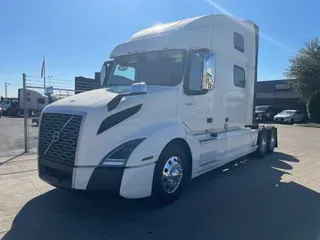 2023 VOLVO VNL64T860