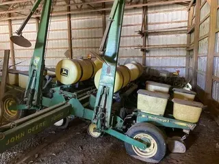 1989 John Deere 7200