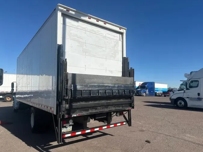 2016 FREIGHTLINER/MERCEDES M2 106