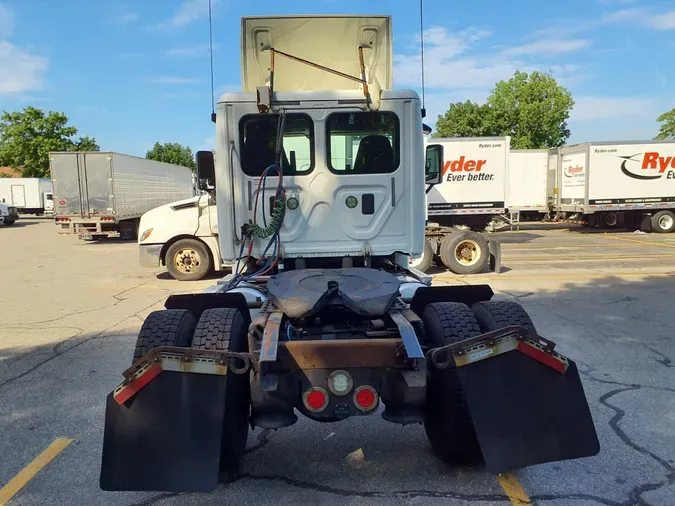 2016 FREIGHTLINER/MERCEDES CASCADIA 125