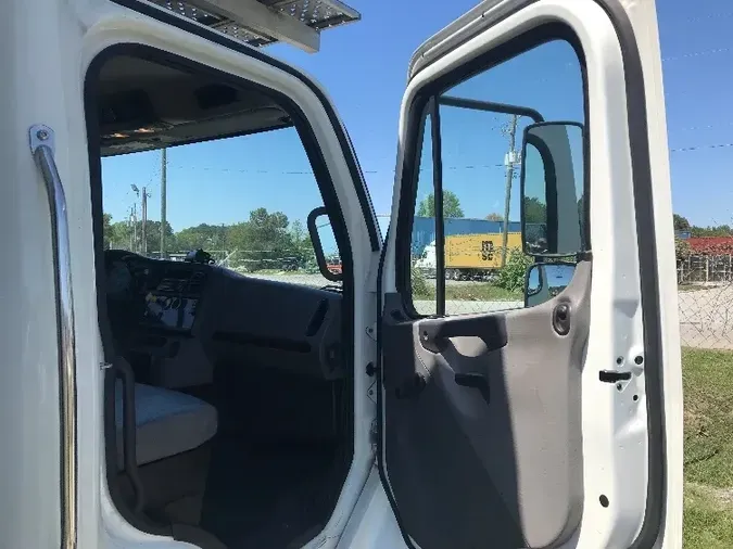 2018 Freightliner M2