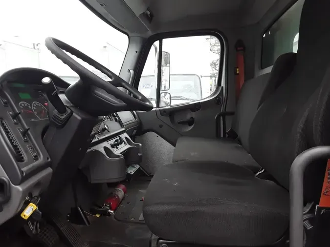 2016 FREIGHTLINER/MERCEDES M2 106