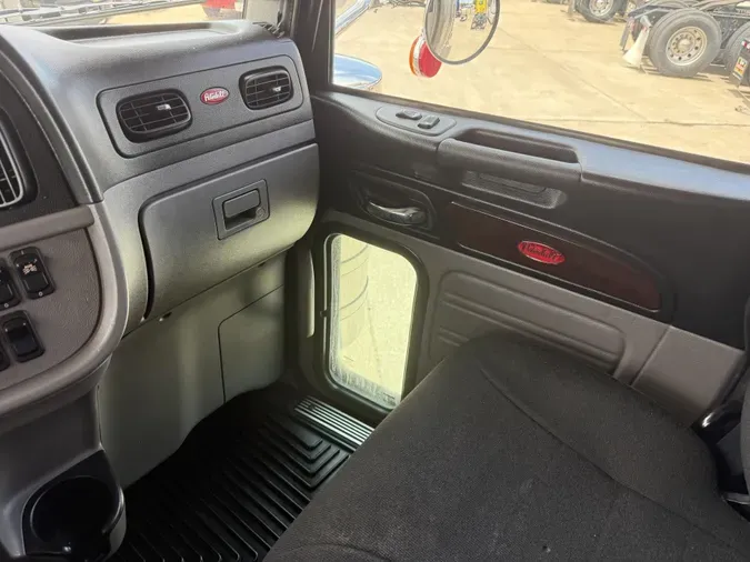 2019 Peterbilt 389